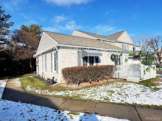 front view picture of 37421 Stonegate Cir, Clinton Township, MI. 48036