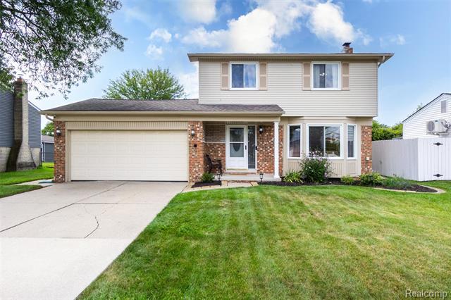 front view picture of 39329 Hyland Dr, Sterling Heights, MI. 48310