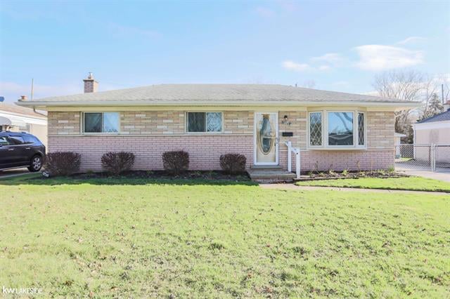 front view picture of 38568 Daytona Dr, Sterling Heights, MI. 48312