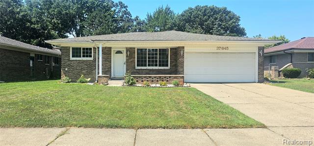 front view picture of 37645 Carpathia Blvd, Sterling Heights, MI. 48310