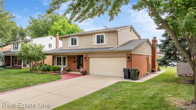 front view picture of 37751 Hanson Dr, Sterling Heights, MI. 48310