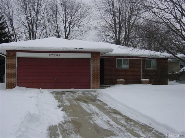 front view for 37852 Carpathia Blvd, Sterling Heights, Mi. 48310