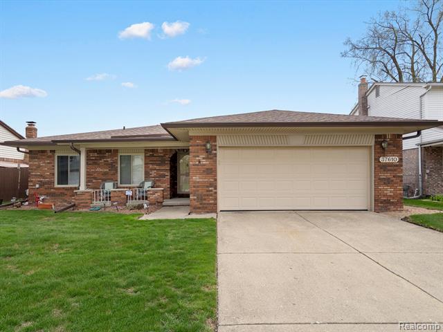 front view picture of 37610 Evergreen Dr, Sterling Heights, MI. 48310
