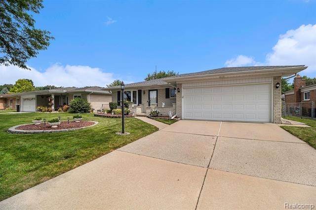 front view picture of 37692 Baylor Dr, Sterling Heights, MI. 48310