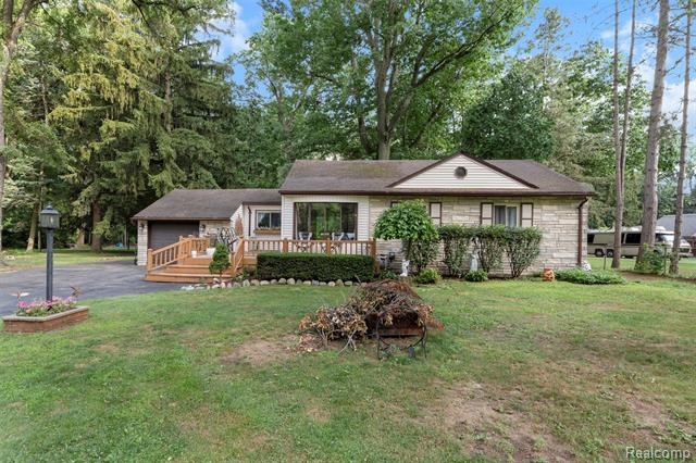 front view picture of 15844 Millar, Clinton Township, MI. 48036