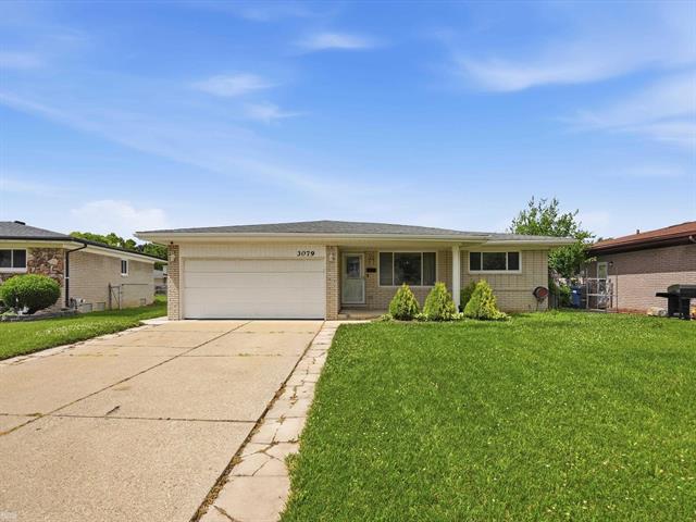 front view picture of 3079 Juanita Dr, Sterling Heights, MI. 48310