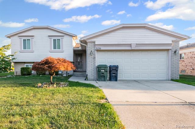 front view picture of 5216 Peekskill Dr, Sterling Heights, MI. 48310