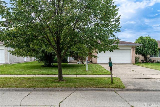front view picture of 3616 Jennifer Dr, Sterling Heights, MI. 48310