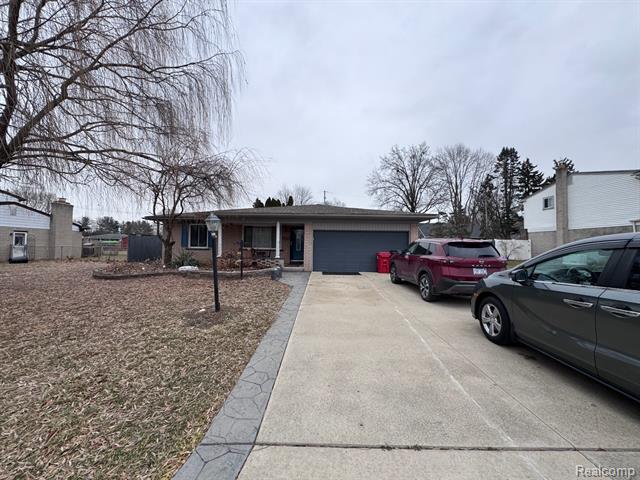 front view picture of 38106 Rockhill, Clinton Township, MI. 48036