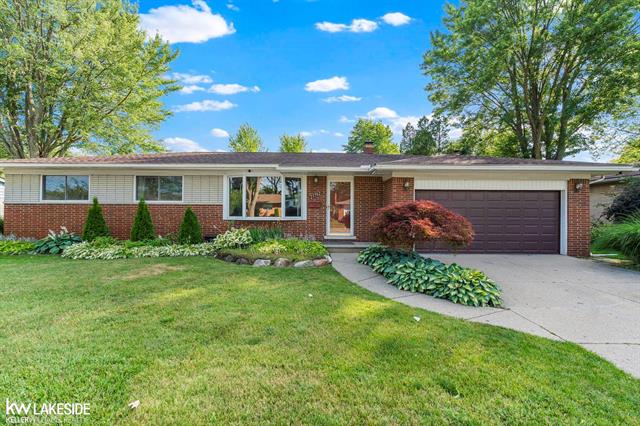 front view picture of 23702 Fenton, Clinton Township, MI. 48036