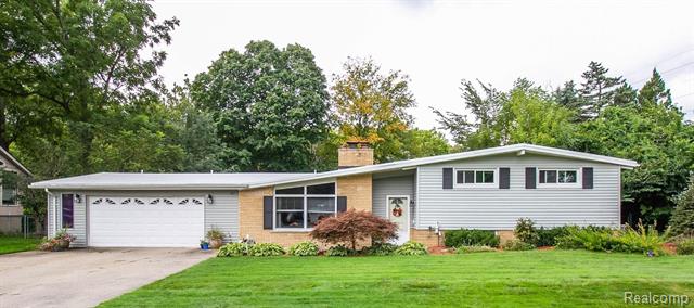 front view picture of 38267 Fernhill Ct, Clinton Township, MI. 48038