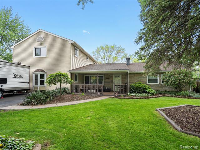 front view picture of 21425 Ulrich, Clinton Township, MI. 48036