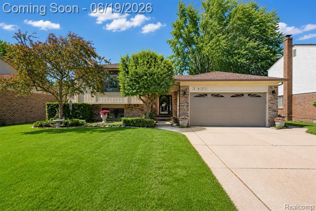 front view picture of 3433 Dobbin Dr, Sterling Heights, MI. 48310