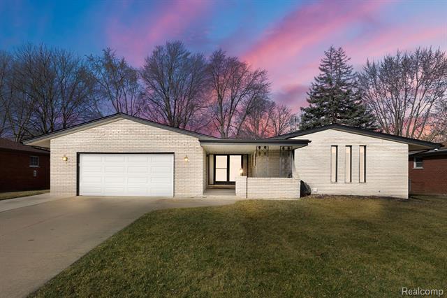 front view picture of 38233 Medville Dr, Sterling Heights, MI. 48312