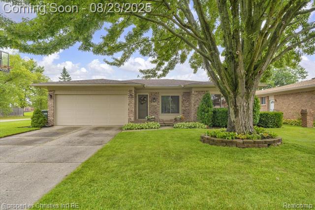 front view picture of 38340 Cottonwood Dr, Sterling Heights, MI. 48310