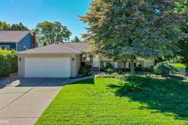 front view picture of 8716 Calvert Dr, Sterling Heights, MI. 48312