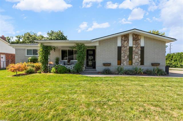front view picture of 37943 Santa Barbara, Clinton Township, MI. 48036