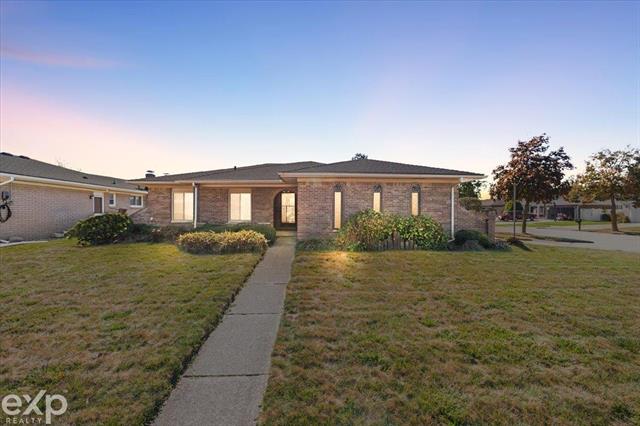 front view picture of 3600 Brandi Dr, Sterling Heights, MI. 48310