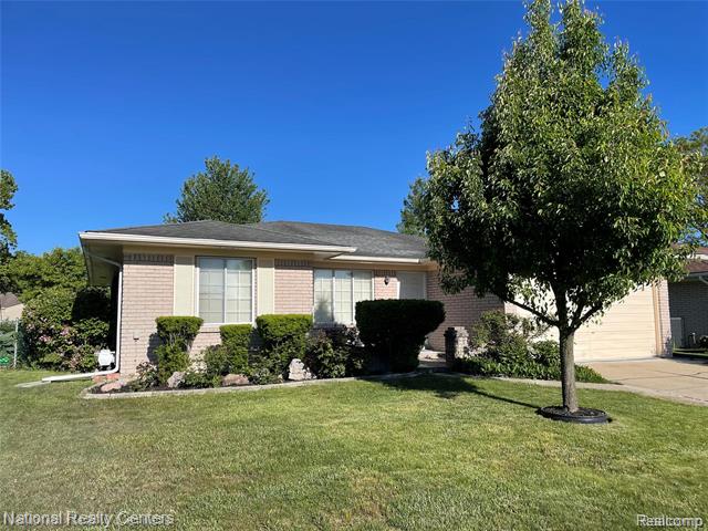 front view picture of 39827 Dorian Dr, Sterling Heights, MI. 48310
