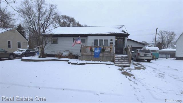 front view picture of 759 Chippewa Rd, Mount Clemens, MI. 48043