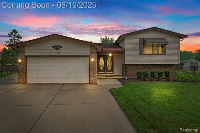 front view picture of 39502 Salvatore Dr, Sterling Heights, MI. 48313