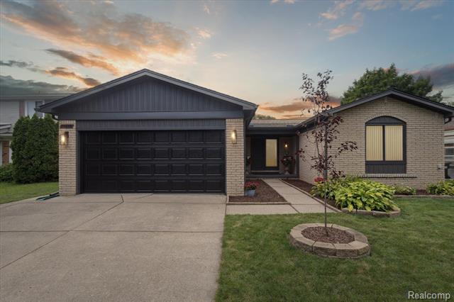front view picture of 39659 Durand Dr, Sterling Heights, MI. 48310