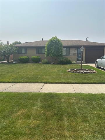 front view picture of 8856 Balboa Dr, Sterling Heights, MI. 48313