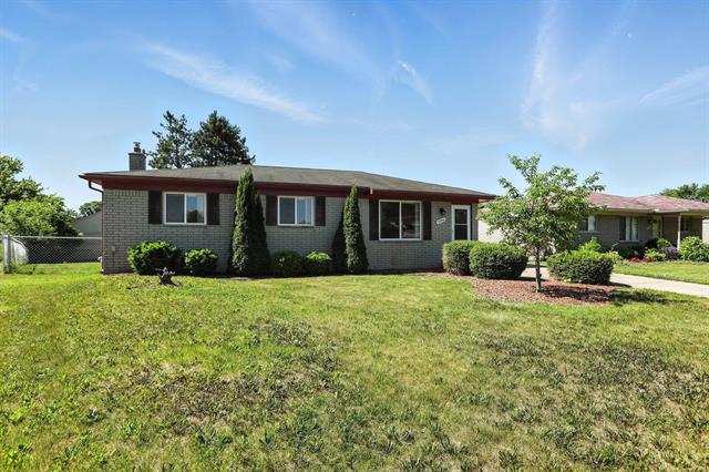 front view picture of 39962 Fraser Dr, Sterling Heights, MI. 48310