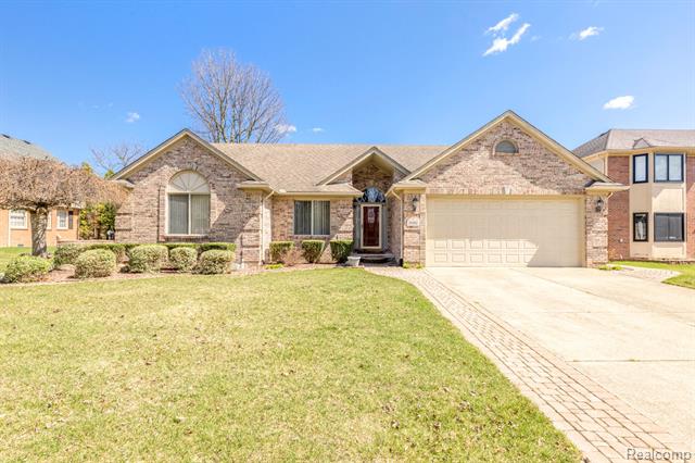 front view picture of 39352 Casimira Ave, Sterling Heights, MI. 48313