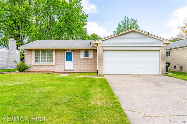 front view picture of 2861 Franklin Park D, Sterling Heights, MI. 48310