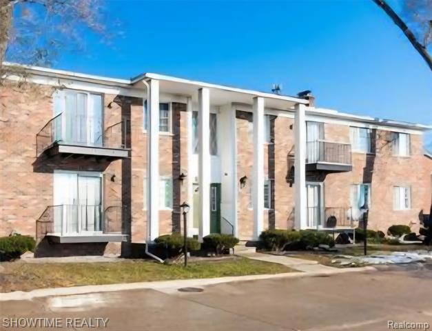 front view picture of 39417 Van Dyke Ave, Sterling Heights, MI. 48313