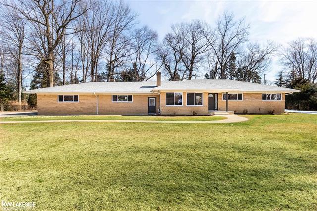 front view picture of 38268 Horseshoe E, Clinton Township, MI. 48036