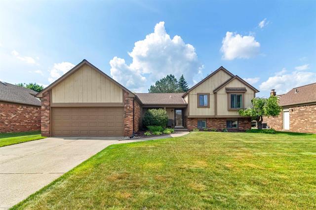 front view picture of 3667 Alderdale Dr, Sterling Heights, MI. 48310