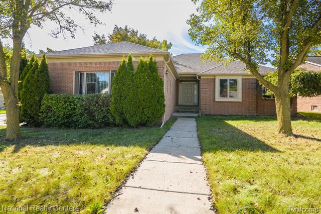 front view picture of 21130 Parkplace Ln, Clinton Township, MI. 48036