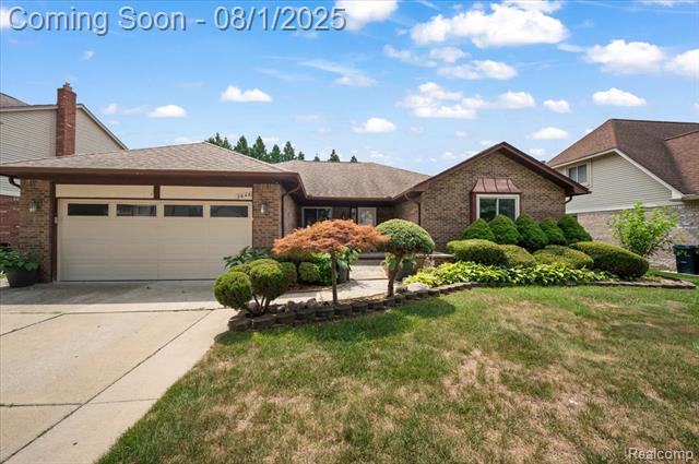 front view picture of 2648 Ormsby Dr, Sterling Heights, MI. 48310