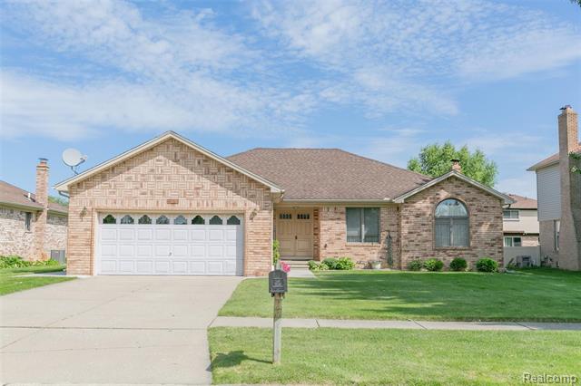 front view picture of 39564 Moriah Dr, Sterling Heights, MI. 48313