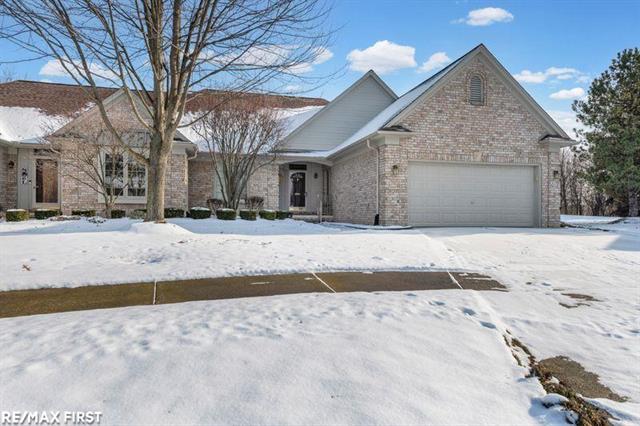 front view picture of 2118 Avalon Dr, Sterling Heights, MI. 48310