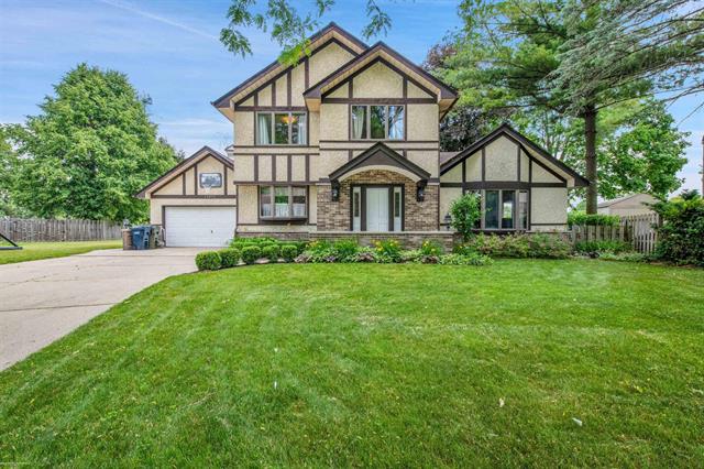 front view picture of 13273 Beresford Dr, Sterling Heights, MI. 48313