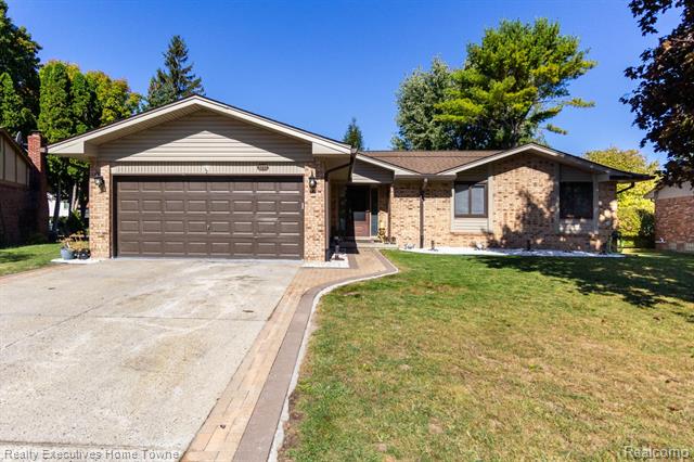 front view picture of 3777 Hamlet Dr, Sterling Heights, MI. 48310