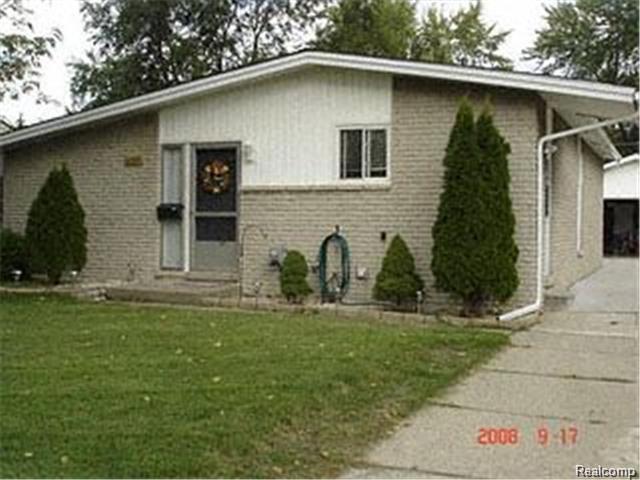 front view picture of 8783 Lozen Dr, Sterling Heights, MI. 48313