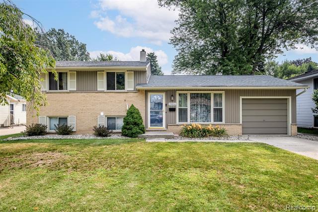 front view picture of 39856 Parklawn Dr, Sterling Heights, MI. 48313