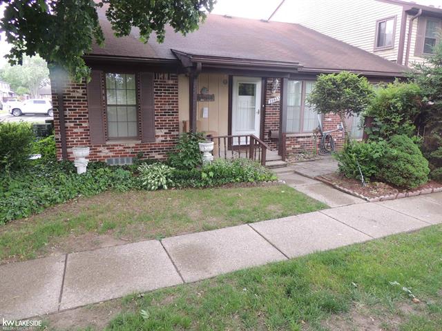 front view picture of 39563 Heatherheath Dr, Clinton Township, MI. 48038