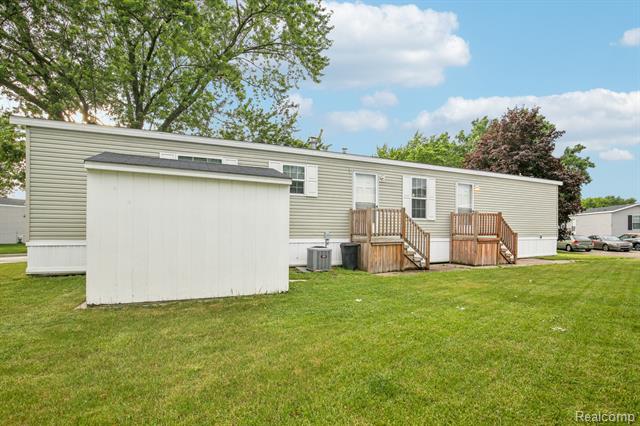 front view picture of 4726 Harrow Ct, Sterling Heights, MI. 48310