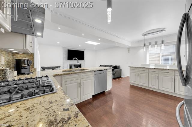 front view picture of 40116 Steel Dr, Sterling Heights, MI. 48310