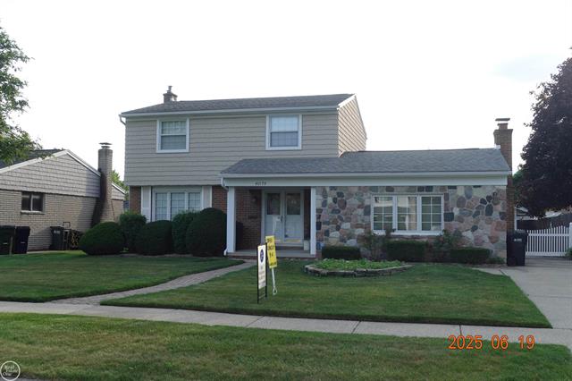 front view picture of 40175 Spitz Dr, Sterling Heights, MI. 48313