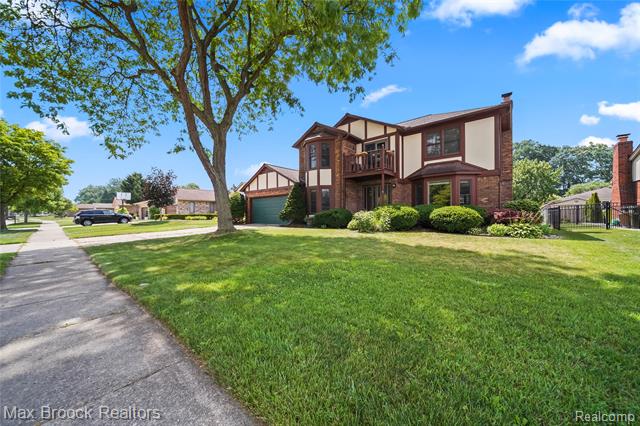 front view picture of 14308 Brookings Dr, Sterling Heights, MI. 48313
