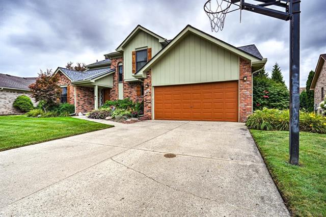 front view picture of 13722 Diversion Dr, Sterling Heights, MI. 48313
