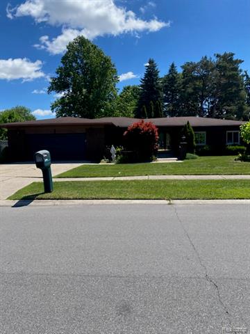 front view picture of 39910 Donahue, Clinton Township, MI. 48038