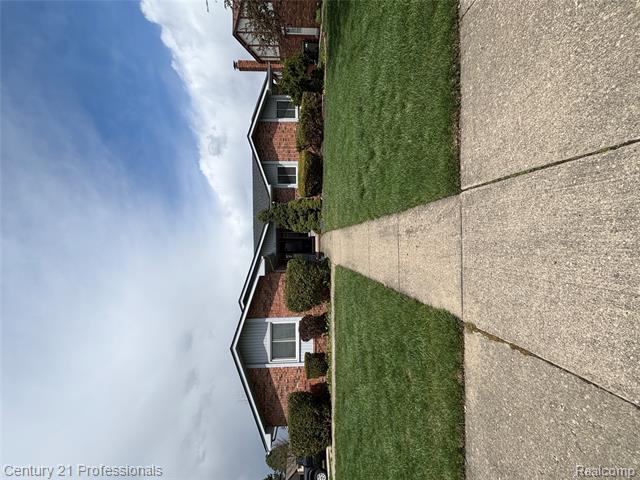 front view picture of 3715 Porter Dr, Sterling Heights, MI. 48310