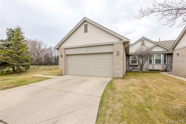 front view picture of 4021 Richfield Dr, Sterling Heights, MI. 48314